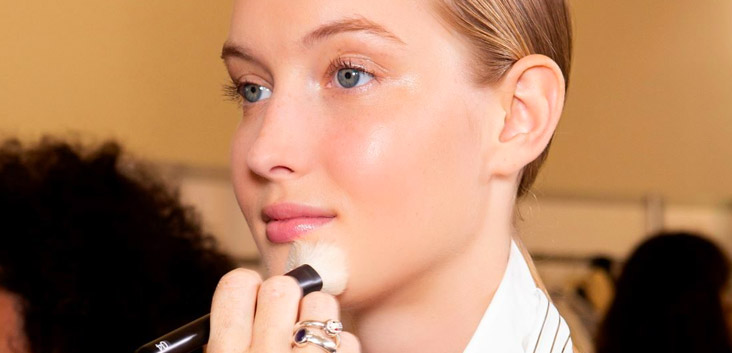 How To Disguise Redness Fast